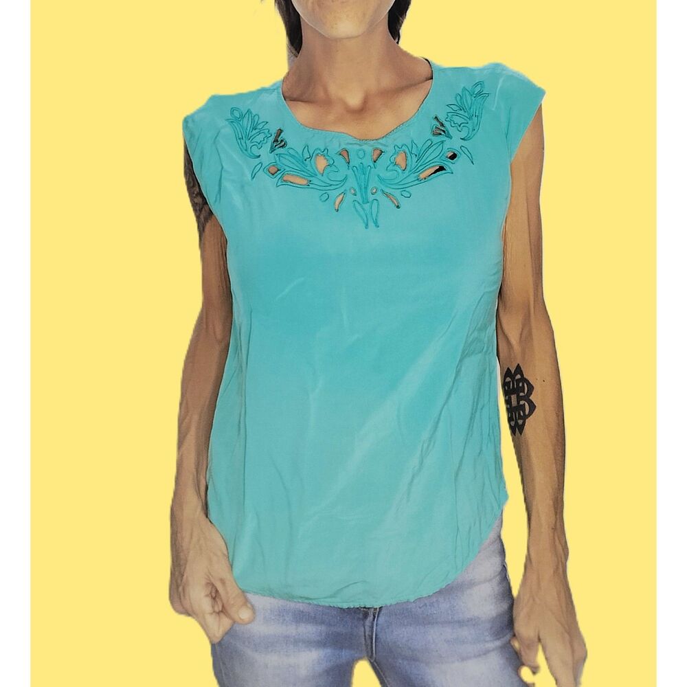 Liz Claiborne ~ Soft Green Floral Cutout Hi-Lo Top ~ Petite Small